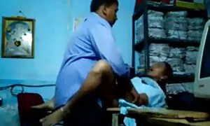 सेरेना ब्लेयर योनि ग्राहकों हिंदी में सेक्सी मूवी वीडियो में के अंतरंग बाल कटवाने के साथ चाट और उसे बिल्ली रगड़