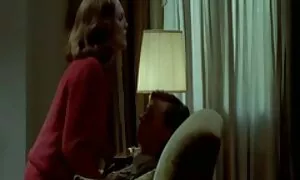 बिग गधा सुनहरे बालों वाली मूवी सेक्सी फिल्म वीडियो में blowjob कर रही, नीचे knelt