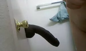 आबनूस हिंदी में सेक्सी मूवी वीडियो में बाथरूम में उसे पंगा लेना