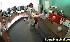 बड़े स्तनों हिंदी मूवी फिल्म सेक्सी के साथ एक लड़की के साथ घर का बना सेक्स